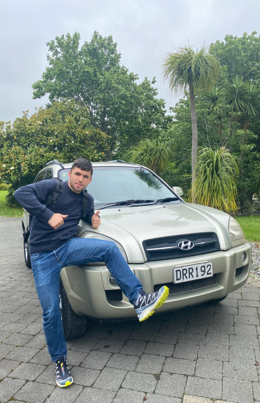 Moi avec notre voiture